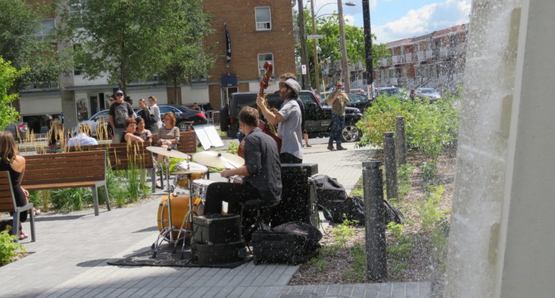 Inauguration de la place Iona-Monahan dans le district St-Sulpice, d'Ahuntsic-Cartierville