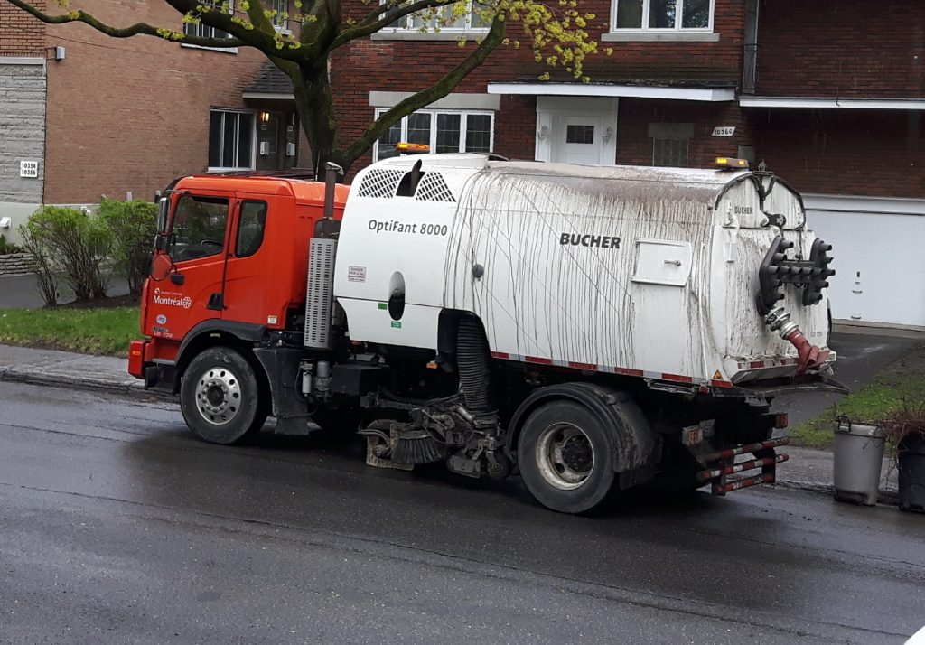 camion balayeur nettoyage de rues