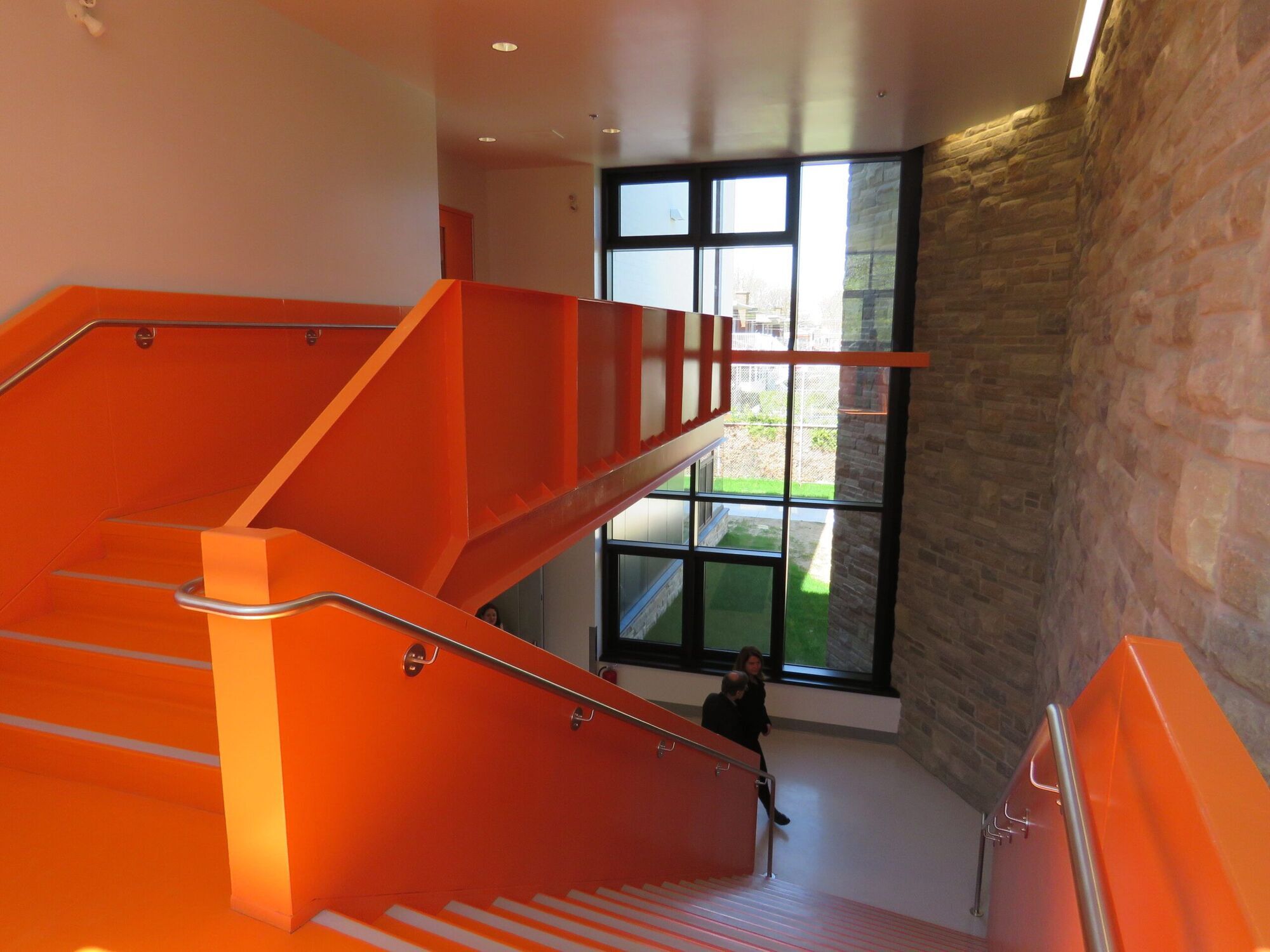 Partie de la nouvelle aile de l'école St-Benoît, (Photo : jdv - Philippe Rachiele) csdm ahuntsic cartierville montréal