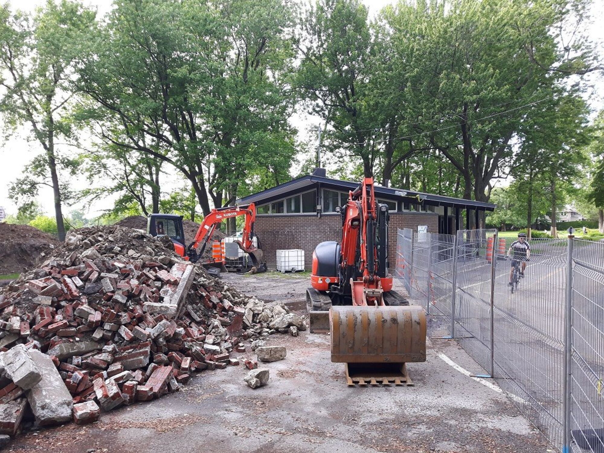 Début des travaux au parc Nicolas-Viel (Photo : jdv - Philippe Rachiele) Ahuntsic Cartierville Montréal Parcours gouin