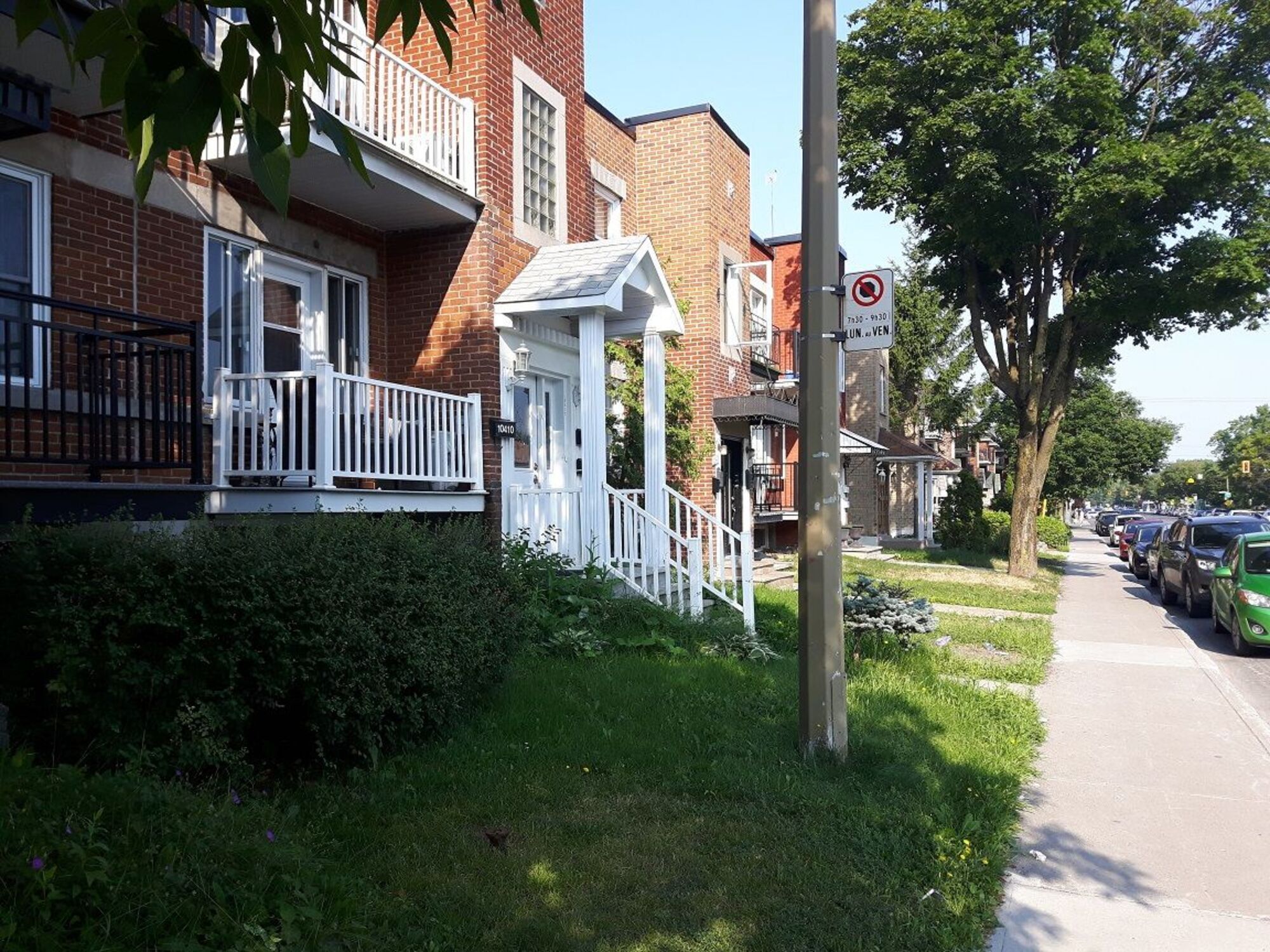 C'est sur le boulevard St-Laurent entre les rues Fleury et Prieur qu'a eu lieu l'événement raciste menaçant pour un enfant et sa mère (Photo : jdv - Philippe Rachiele)