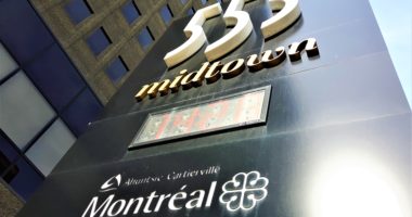 Conseil d'arrondissement Panneau à l'entrée du 555 Chabanel O