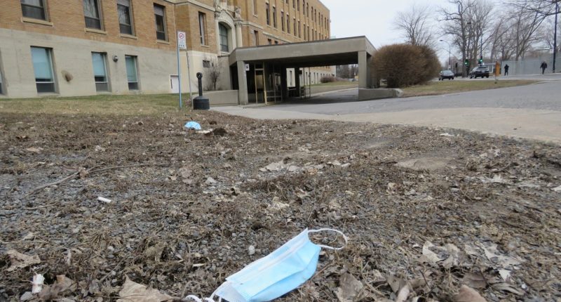 CHSLD Notre-Dame-de-la-Merci masques covid-19 Photo Philippe Rachiele (11)