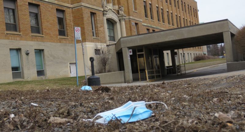 CHSLD Notre-Dame-de-la-Merci masques covid-19 Photo Philippe Rachiele (7)