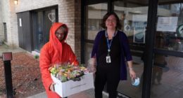 Des fleurs pour Laurendeau_Photo Alain Martineau