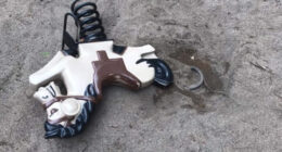 Cheval à ressort brisé, parc Nicolas-Viel