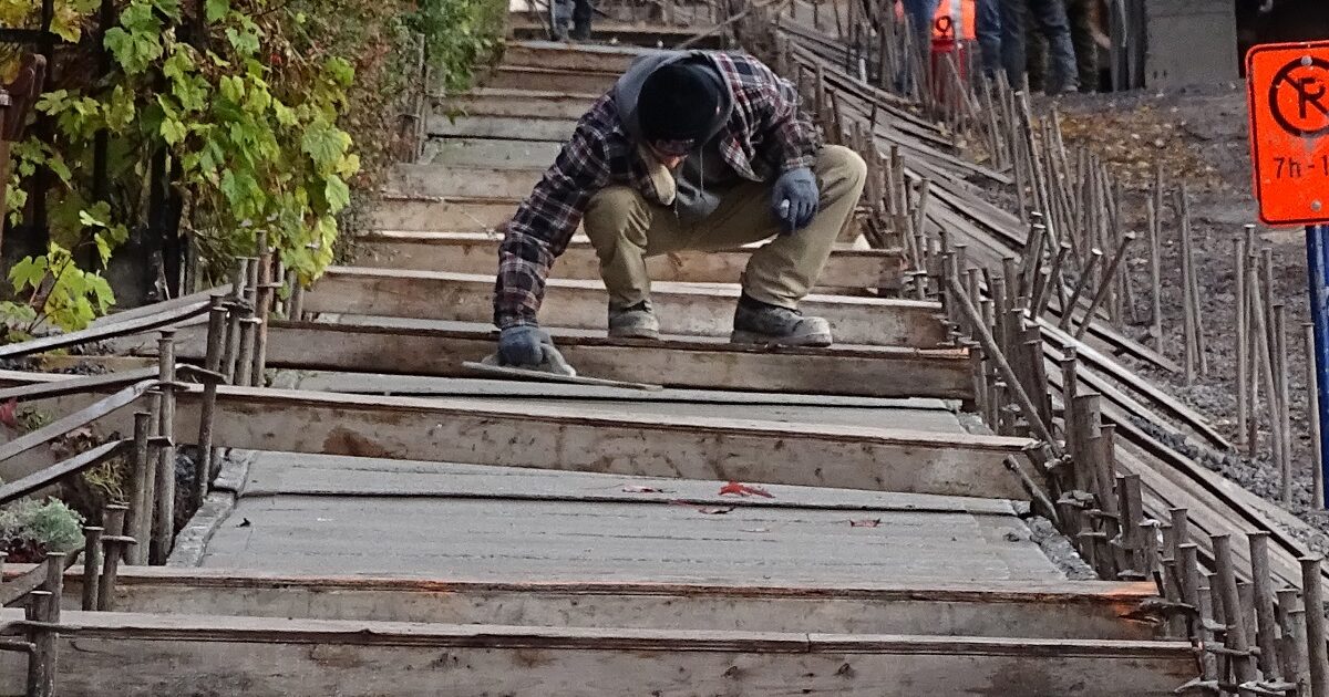 Installation de nouveaux trottoirs Ahuntsic-Cartierville