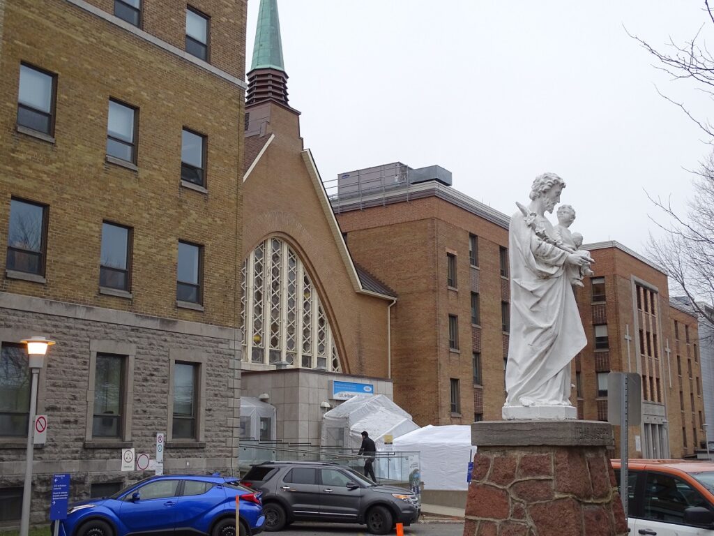 CLSC CHSLD St-Joseph-de-la-Providence rue Bois-de-Boulogne (2)