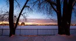 Rivière des Prairies gelée avec vue sur Laval