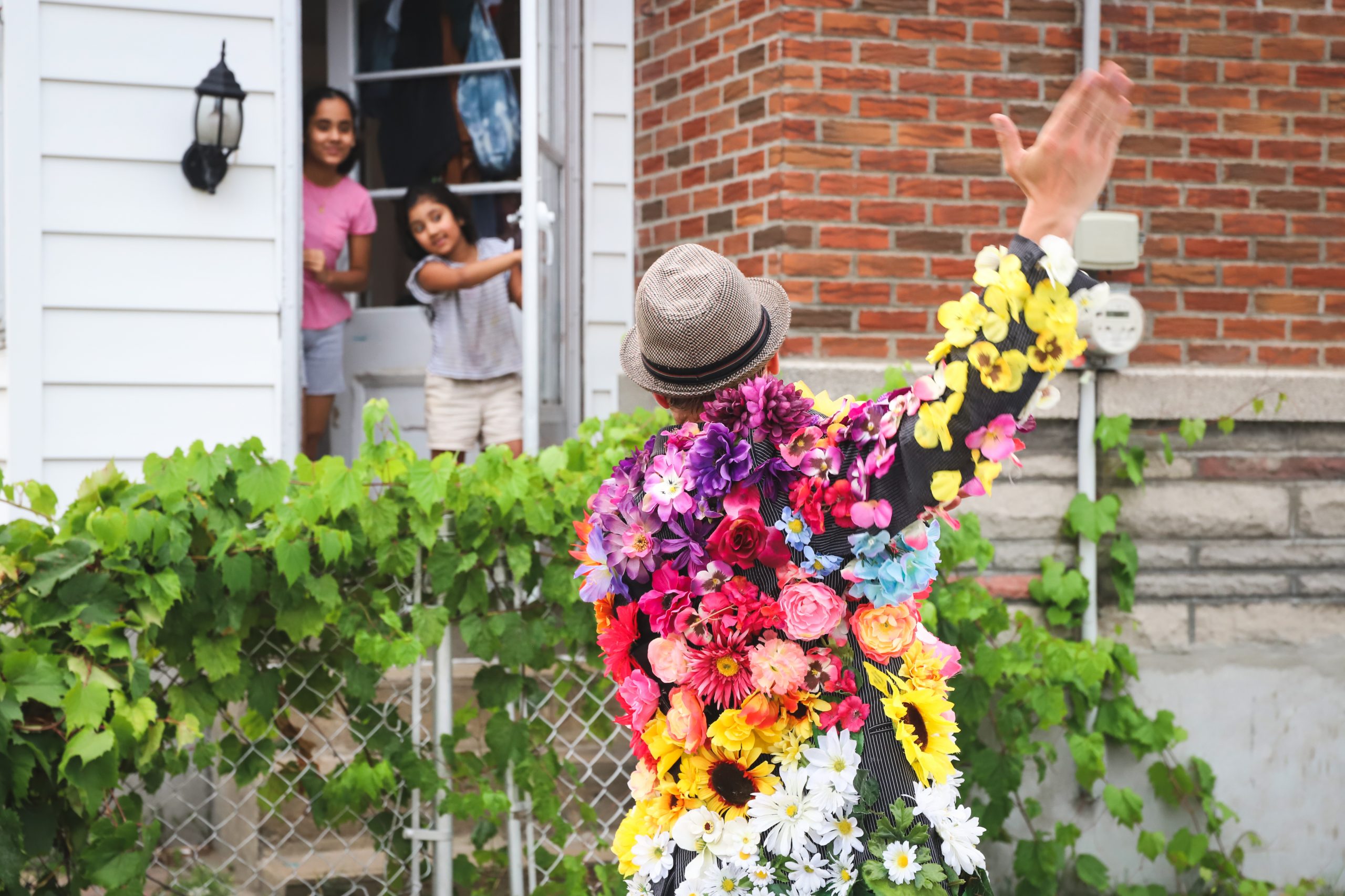 Clown au festival des arts de ruelle