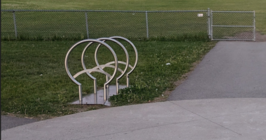 Les supports en arceaux sont plus sécuritaires pour les vélos.