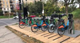 Les premières stations en bois ont été installées à Ahuntsic-Cartierville afin d'accueillir les vélos Bixi cet hiver. (Photo: courtoisie La Hutte)