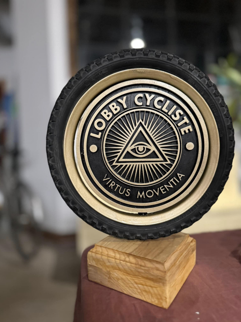 Le Prix VélORution a été remis à l’Organisme Souliers et vélos fantômes. (Photo: courtoisie, Vélorution Montréal)