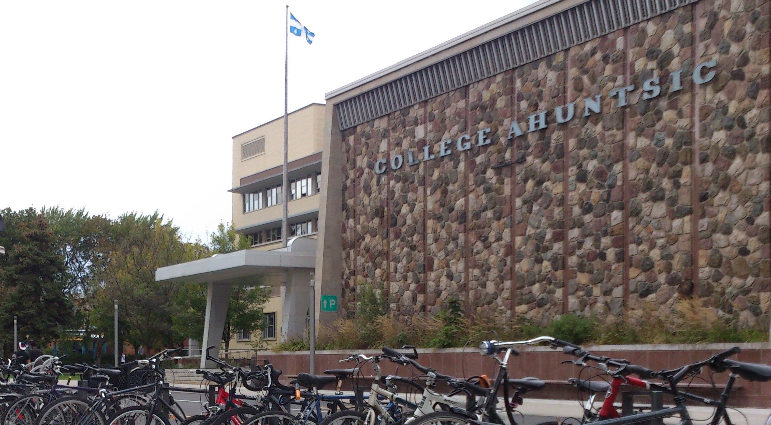Collège Ahuntisc (Photo : Journal des voisins)
