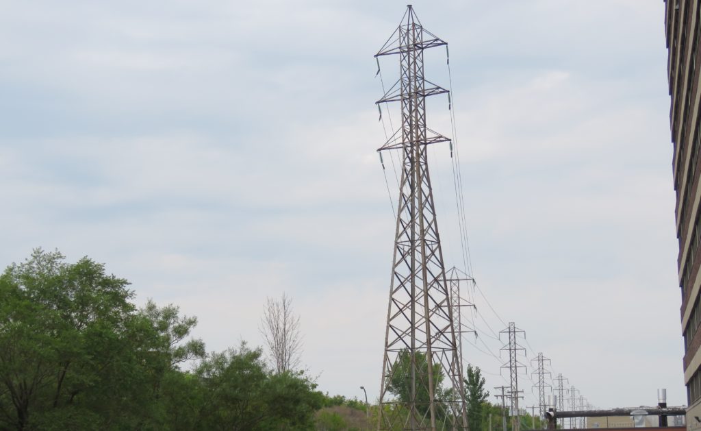 Ligne 120 kV qui va être démantelée avant la constructions de la nouvelle ligne 315 kV