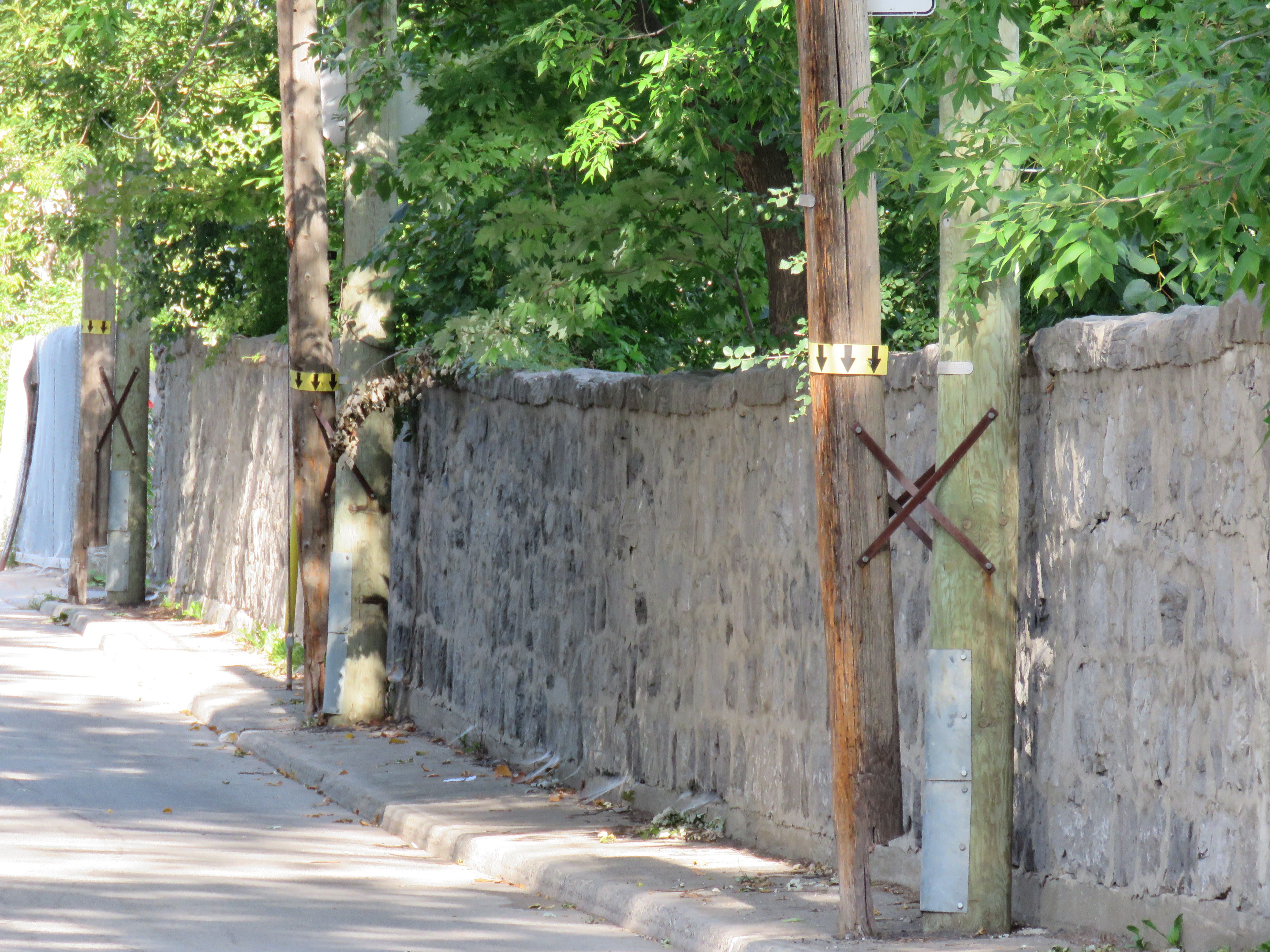 Poteaux d'Hydro-Québec