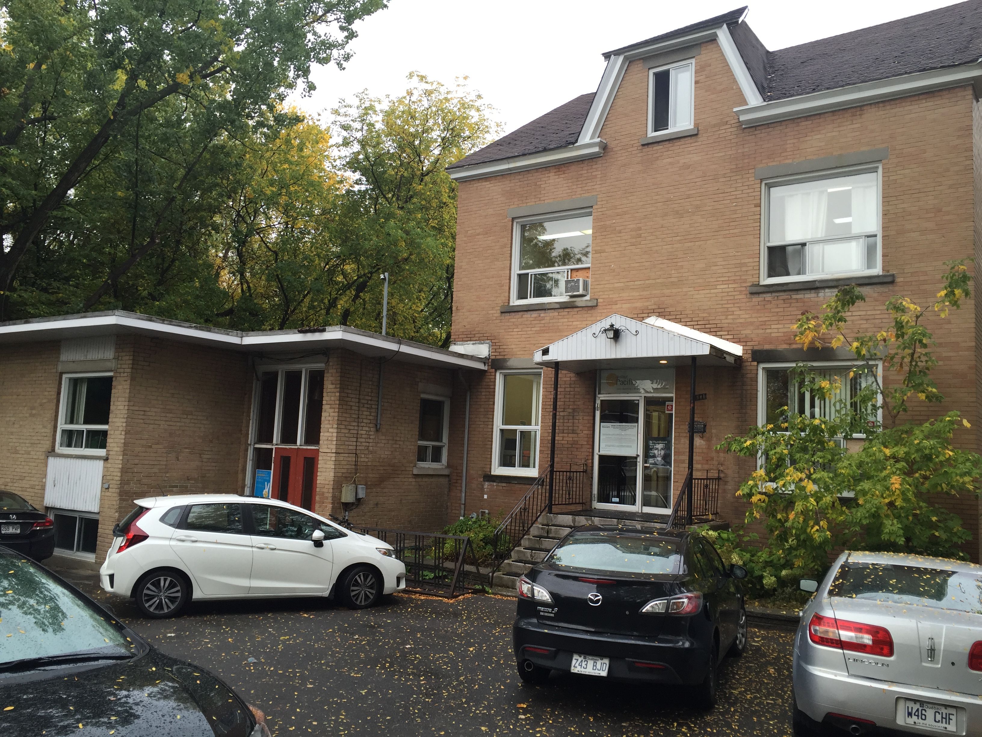 Le bâtiment principal de l'Institut Pacifique sera réhabilité, mais la section à l'ouest sera démolie. (Photo: Mélanie Meloche-Holubowski)