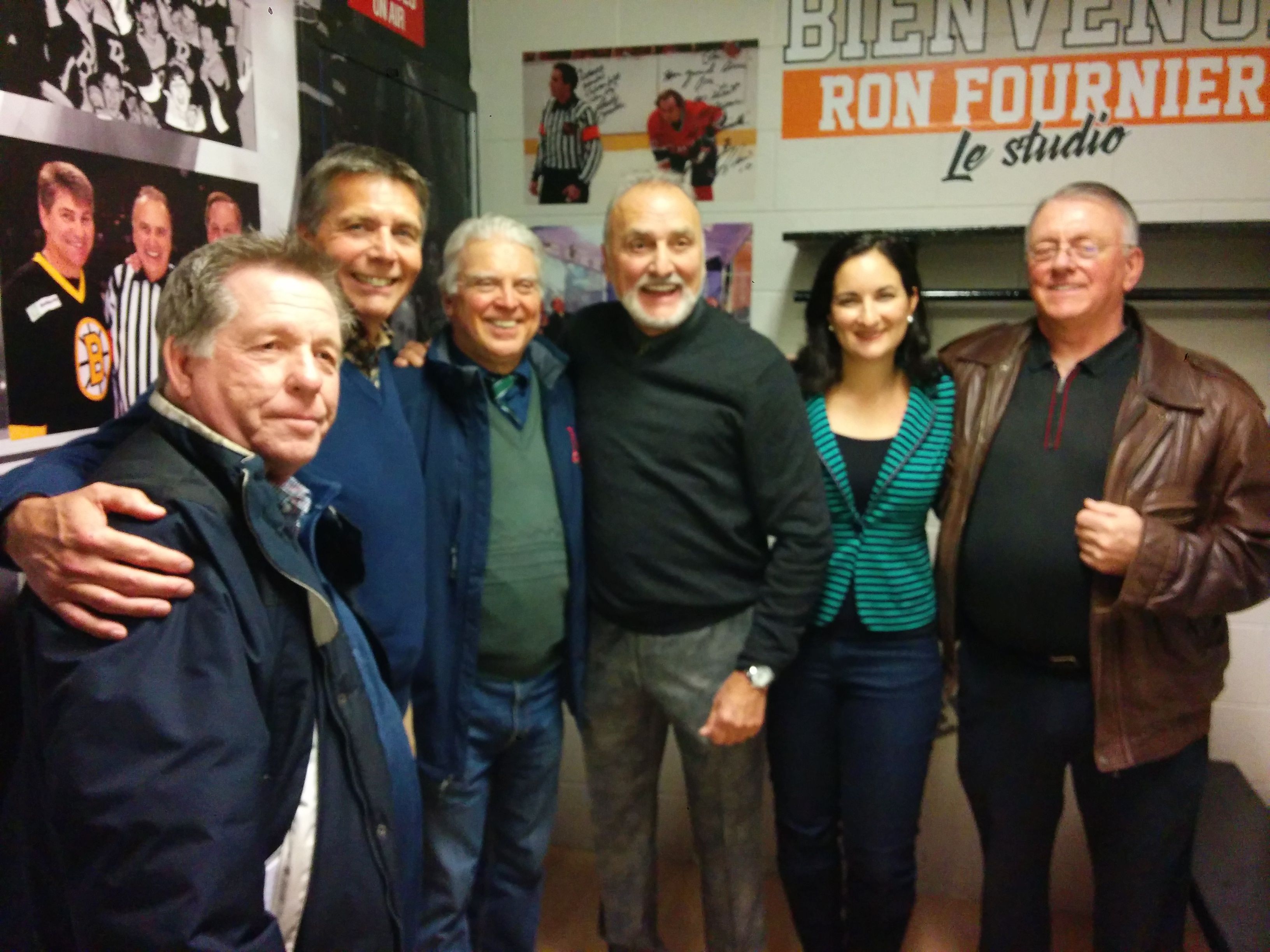 Rodger Brulotte (chroniqueur au Journal de Montréal), Pierre Desrochers (conseiller municipal de Saint-Sulpice), François Ferland (ex-journaliste et ex-Brave d'Ahuntsic), Ron Fournier (ex-arbitre de la LNH et animateur au 98,5) Marie Montpetit (députée provinciale de Crémazie) et Maurice Richard jr. (l'un des cinq fils du "Rocket'') présents pour l'inauguration dimanche (20 novembre) du Studio Ron Fournier, le vestiaire des arbitres à l'aréna d'Ahuntsic.