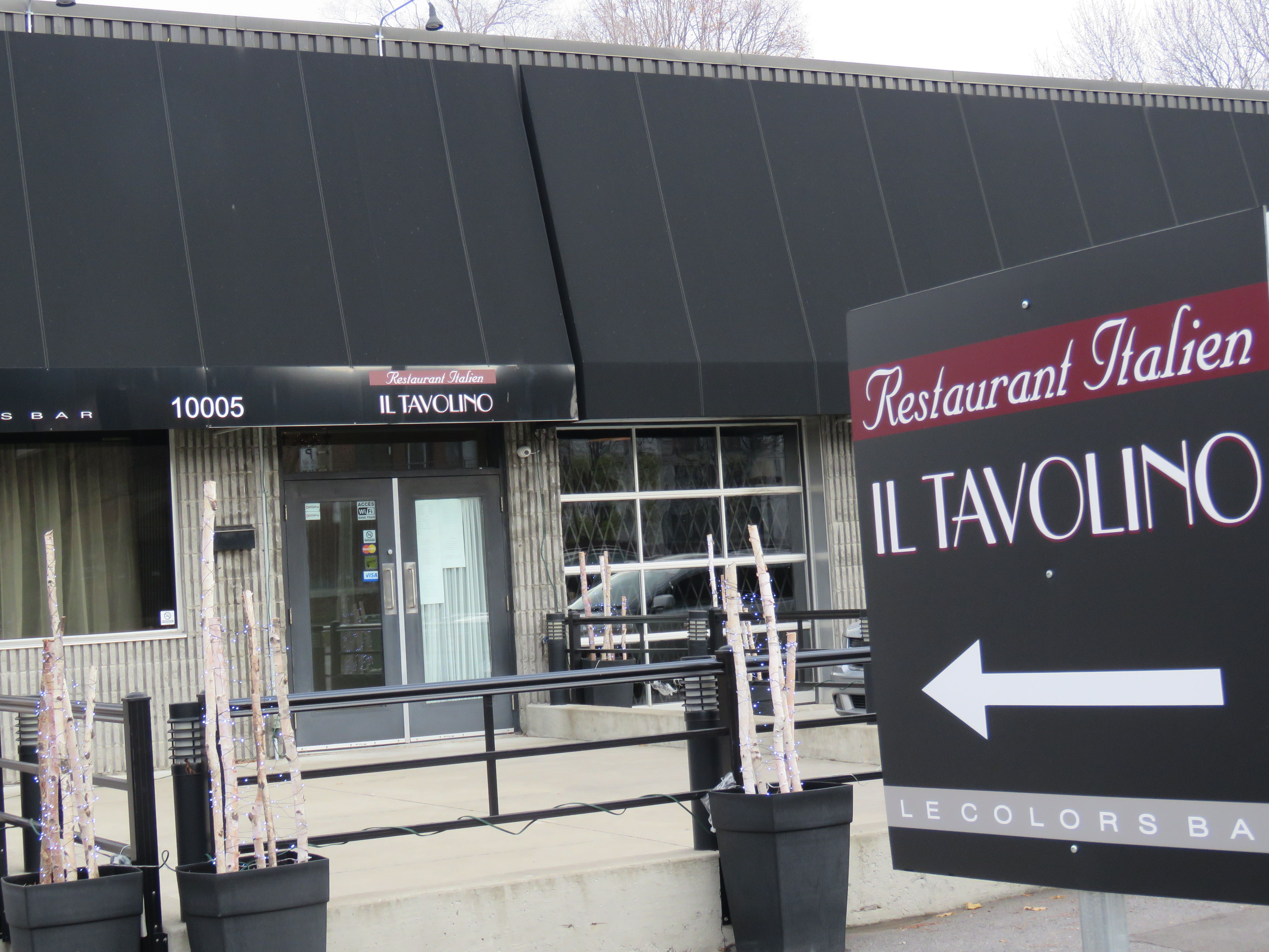 L'extérieur du restaurant n'a pas été endommagé par le cocktail Molotov (Photo : Philippe Rachiele)