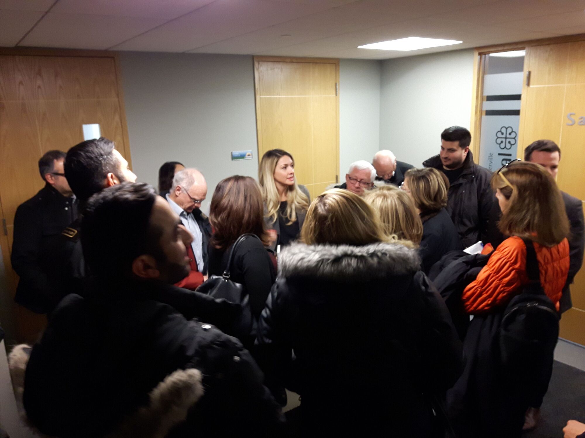 Effie Giannou et les citoyens concernant le 7405 Gouin Ouest Ahuntsic-Cartierville Montréal