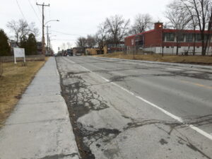 Rue Sauriol coin Millen le dimanche matin 7 avril 8h25 (Photo : jdv - Philippe Rachiele) Ahuntsic-Cartierville Montréal