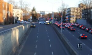Scène protégée coin Henri-Bourassa et Papineau pour le service enquête collision du SPVM suite à une collision auto et piétonne de 72 ans (Photo : jdv - Philippe Rachiele) 
