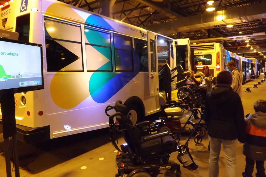 Véhicule pour le transport adapté (Photo : jdv - P. Rachiele)