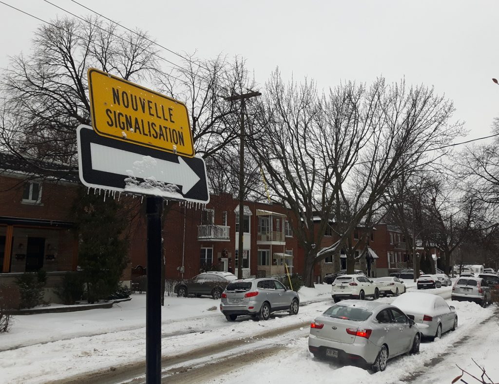 Le sens unique a été modifié vers le nord sur la rue Clark entre Prieur et Henri-Bourassa (Photo : jdv - Philippe Rachiele)
