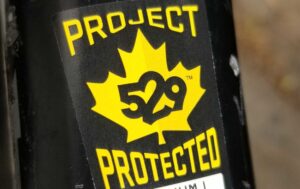 L'autocollant dissuasif de Garage 529